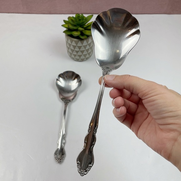 Oneida Stainless Sugar Spoon Cube Set of 2 - Picture 2 of 7